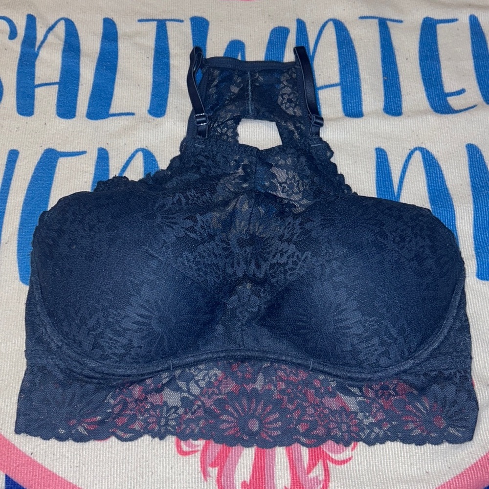 PINK laced sports bra size size Large C cup has padding no wires